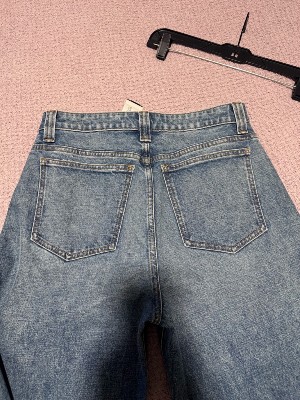 KHAITE Mid-Rise Wide-Leg Jeans in Washed Blue - Picture 9 of 9